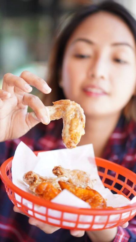 Wing It’s Garlic Parmesan: Cheesy, Garlicky Dream Wings! 2